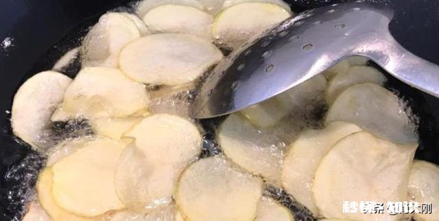 鲜切薯片炸出来为什么不酥