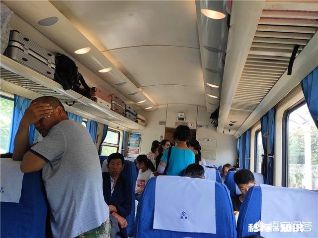 火车硬座要坐将近四十几个小时，你们是怎么度过的