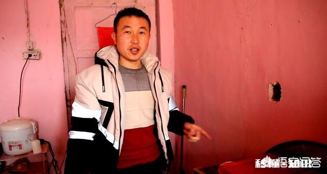 想请教各位，如果我有十万块，创业好，还是继续攒钱买房好