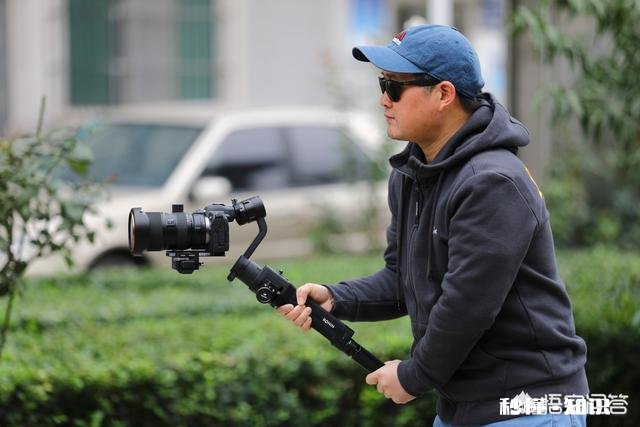 拍视频，是不是一定要买一个云台