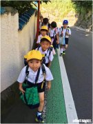 作为摄影爱好者，过年时有亲戚家的熊孩子摔坏了你的相机，删了重要的照片，你会怎么做