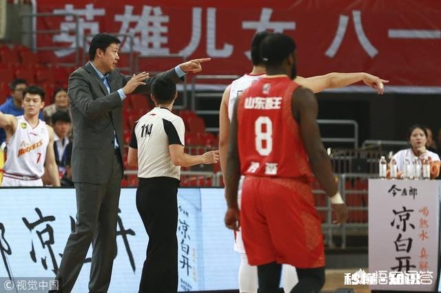 拥有CBA第一外援组合的劳莫组合的山东队,为什么输给了联赛垫底的八一队