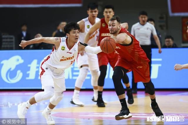 拥有CBA第一外援组合的劳莫组合的山东队,为什么输给了联赛垫底的八一队