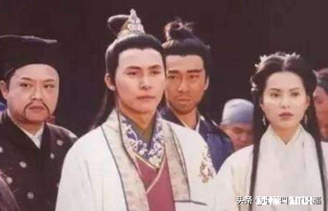 《天龙八部》一开始斗转星移那么厉害,为什么慕容复都不使用