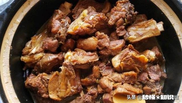 问一下羊腿和羊排怎么做不膻，吃多大的羊比较好