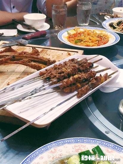 问一下羊腿和羊排怎么做不膻，吃多大的羊比较好