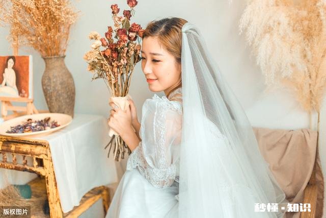 男人点燃了女人的爱火，却又无情地将它浇灭了，谁之过