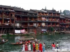 暑假去张家界旅游玩四、五天需要花费多少钱怎样更加省钱