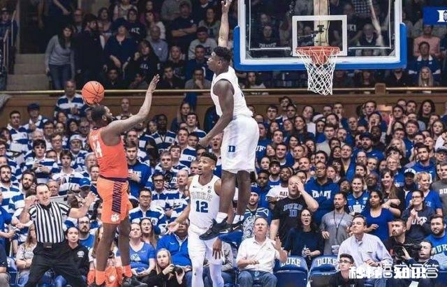 鹈鹕宣布锡安将做半月板手术,最多缺阵30场,球迷调侃詹皇接班人还得等,你怎么看