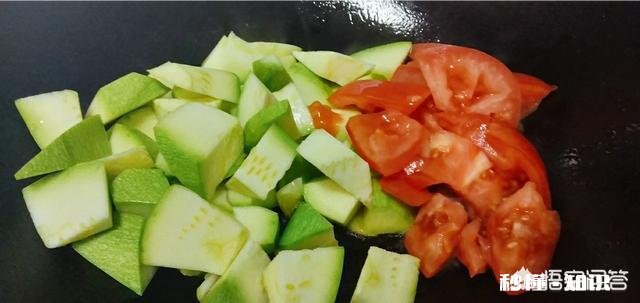 西葫芦炒鸡蛋的做法是什么