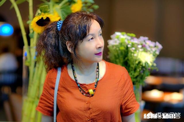 黑人?黑背景……怎么拍,能分出层次来