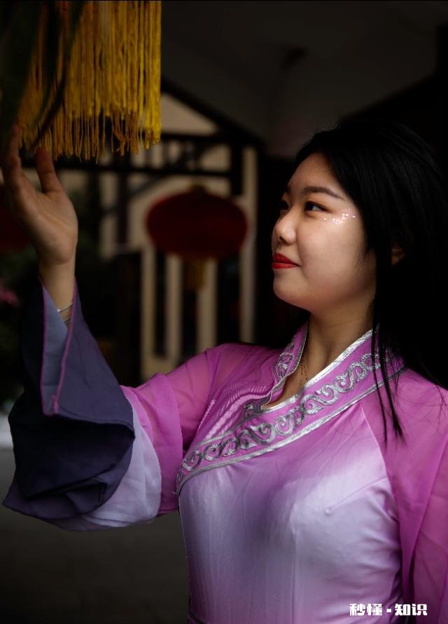 黑人?黑背景……怎么拍,能分出层次来