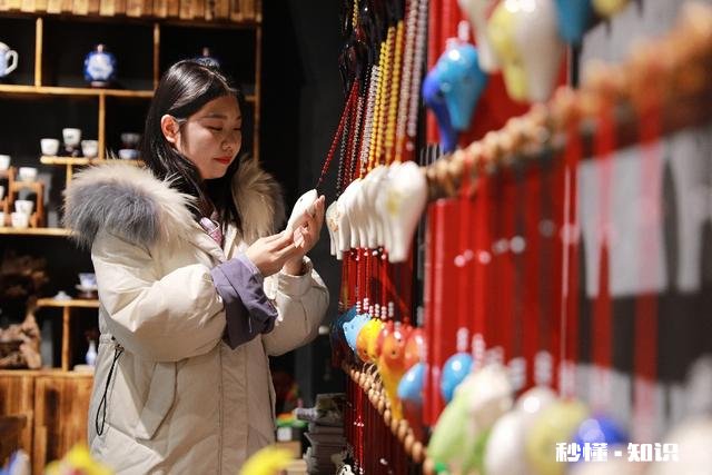 黑人?黑背景……怎么拍,能分出层次来