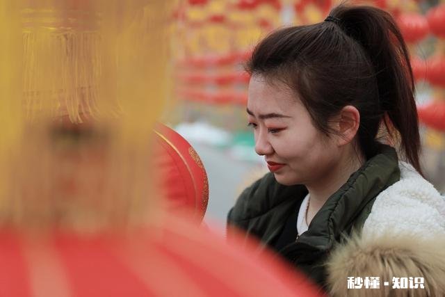 黑人?黑背景……怎么拍,能分出层次来