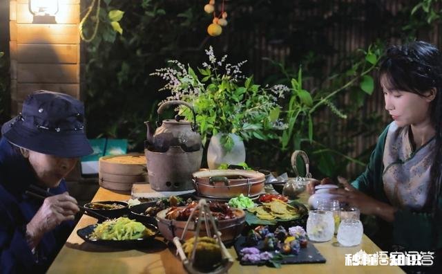 李子柒和她的土豆又火了，怎么看现象级网红她具备底蕴走很远吗
