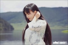 李子柒和她的土豆又火了，怎么看现象级网红她具备底蕴走很远吗