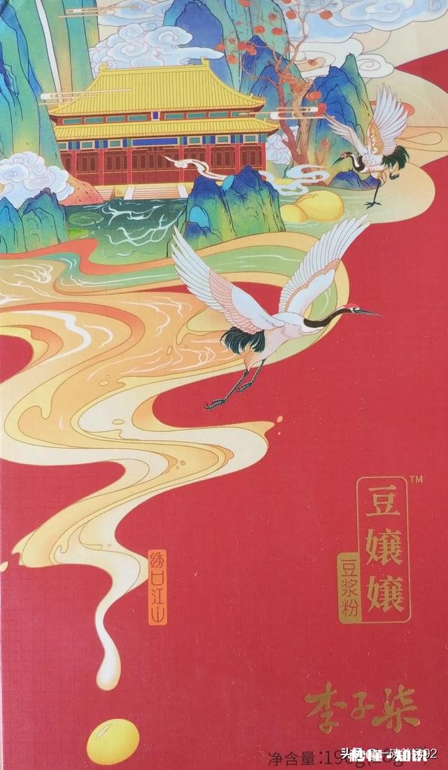 李子柒和她的土豆又火了，怎么看现象级网红她具备底蕴走很远吗