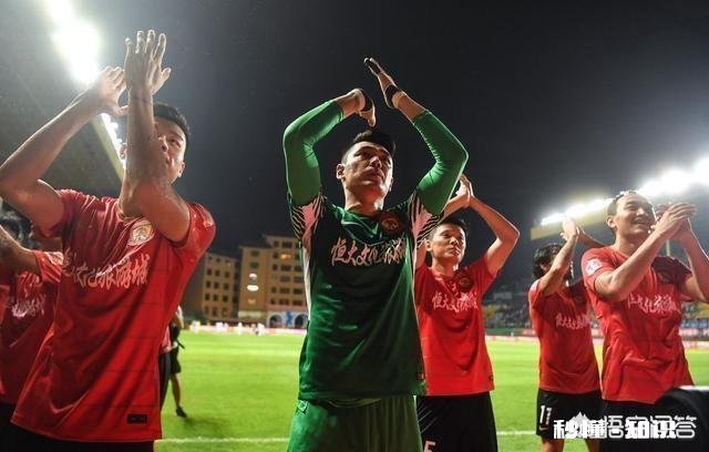 中超第4轮，广州富力发布了对阵恒大的海报：王牌斗王牌，你觉得谁会是真正的王牌