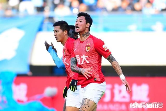 中超第4轮，广州富力发布了对阵恒大的海报：王牌斗王牌，你觉得谁会是真正的王牌