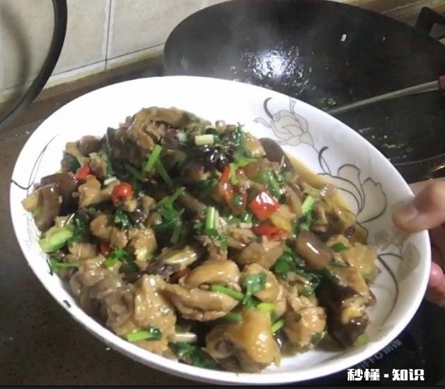 八大菜系之鲁菜黄焖鸡米饭，如何制作又香又嫩的黄焖鸡