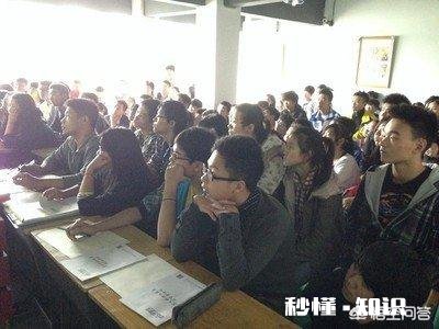 初三党理科不好，准备找辅导，是应该去50个人的天天晚上补课，听说很不错，还是去一对一网课好呢