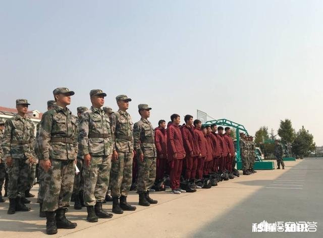 名记爆料:前往昆明集训的国脚人数减少，原因是部分球员因军训导致受伤。你怎么看