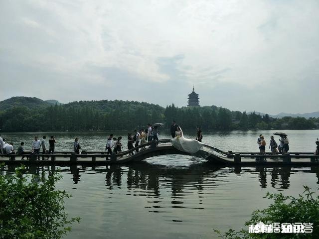 毕业旅行两千元预算，有什么浪漫又有意义的地方推荐
