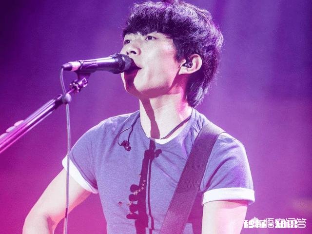 赵蕾的《成都》音乐想起时,为什么有种想流泪的感觉