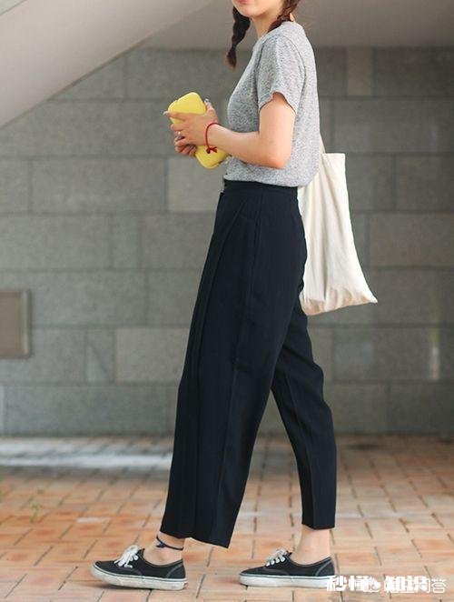 黑色的哈伦裤要怎么搭配