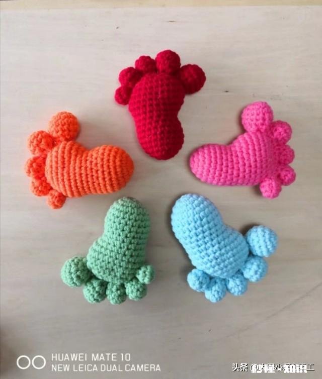 爱好手工，尤其是钩编，保存了超多钩编美图，想看的举手