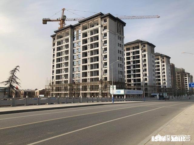 在上海上班，去哪里买房合适，嘉兴还是昆山