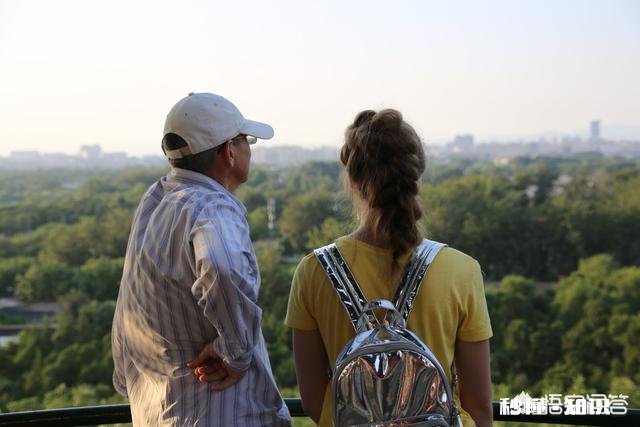 摄影爱好者在拍照片时如何协调“大场景”和“小局部”呢
