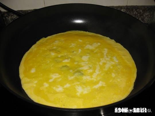 扣碗上面的蛋皮是怎么做的