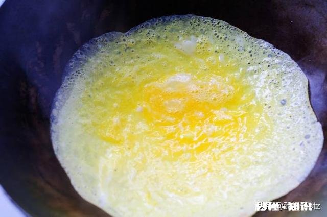 扣碗上面的蛋皮是怎么做的
