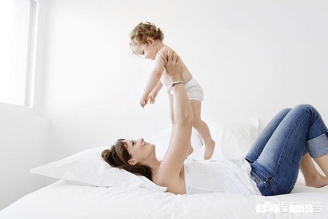 女儿两岁半,是9月份入园好还是年过后插班进春季班好呢