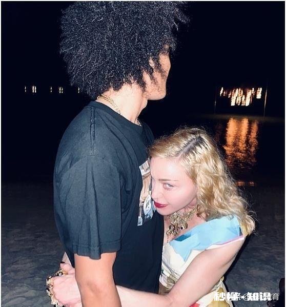 有一个比自己小的男朋友是种什么体验