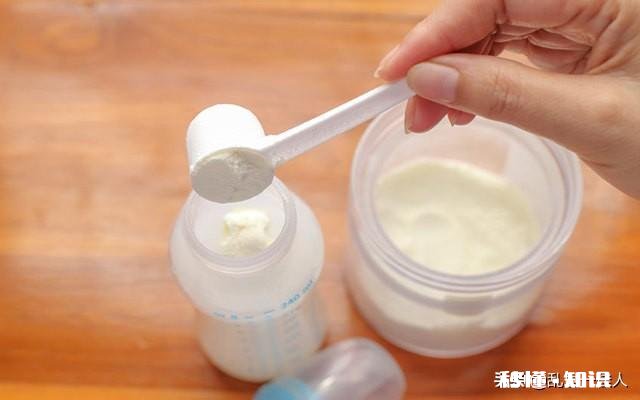 给刚出生的宝宝冲奶粉,有什么需要注意的吗