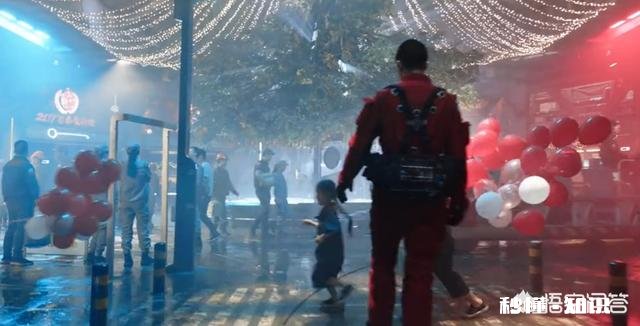 电影《流浪地球》中地表都被冰封了，那么人们所需的氧气是从哪里来的