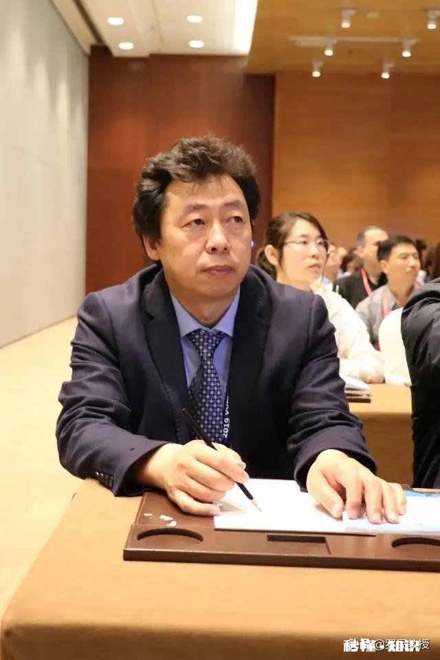 在三甲医院做了心电图，医生说正常，但感觉左胸有时有点闷痛，是什么问题