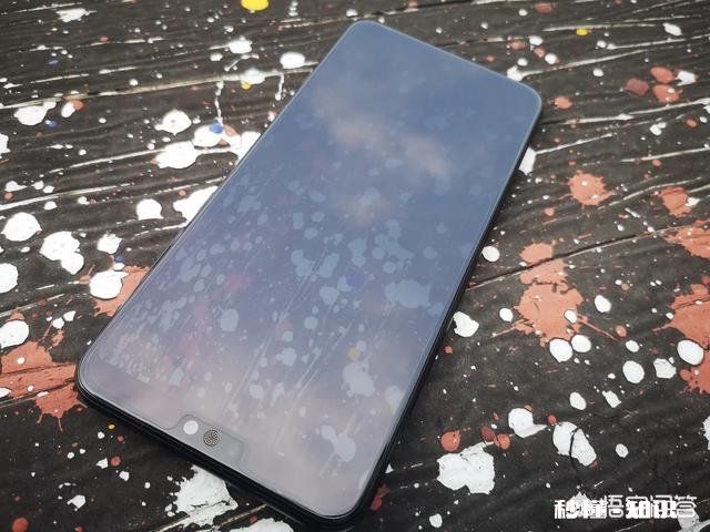 荣耀8X限时降价100，1299元是不是目前性价比最高的千元机