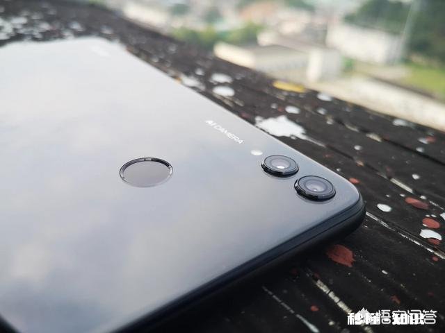 荣耀8X限时降价100，1299元是不是目前性价比最高的千元机