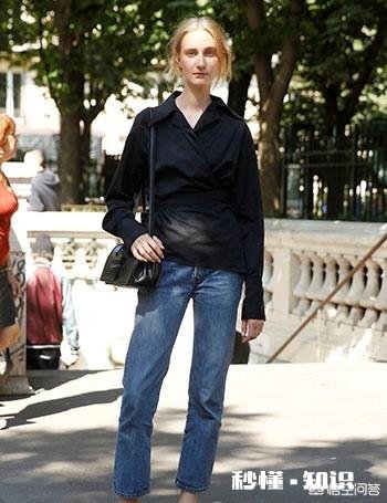 如何搭配黑衬衫，才能像《都挺好》的明玉一样，洋气职业，不显老气