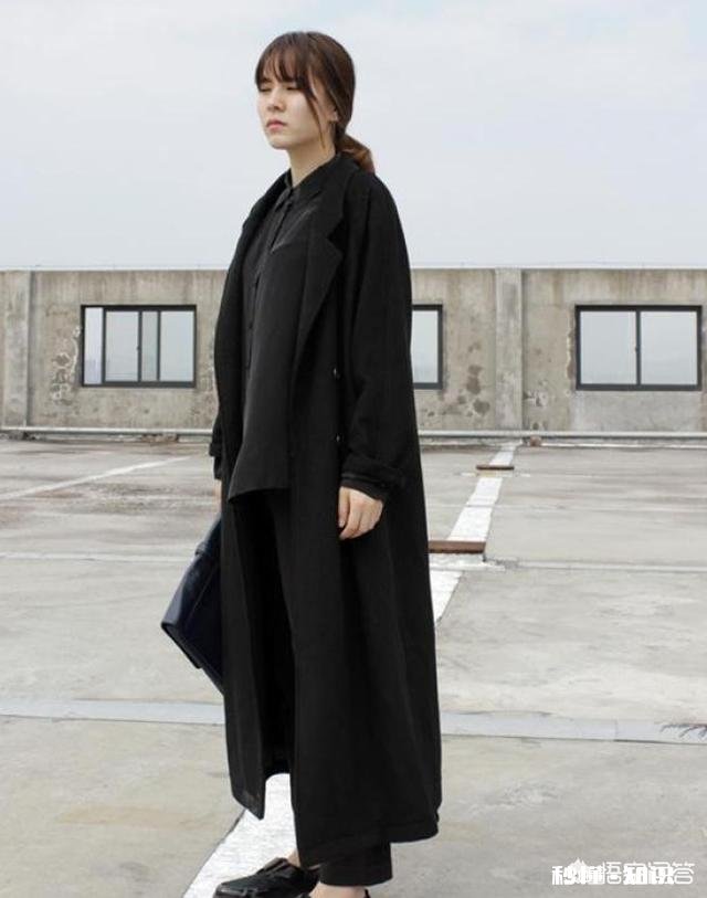 如何搭配黑衬衫，才能像《都挺好》的明玉一样，洋气职业，不显老气