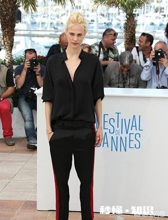 如何搭配黑衬衫，才能像《都挺好》的明玉一样，洋气职业，不显老气