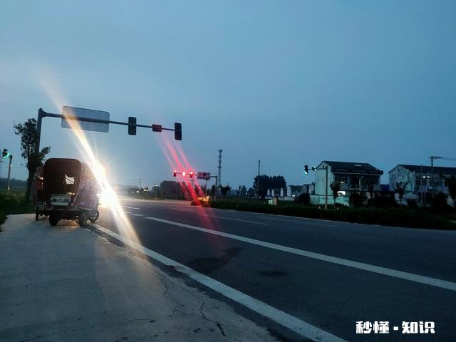 如果你有一个物件，五千块买的，因为搬家想卖掉，有人出两百，你是扔掉还是卖掉