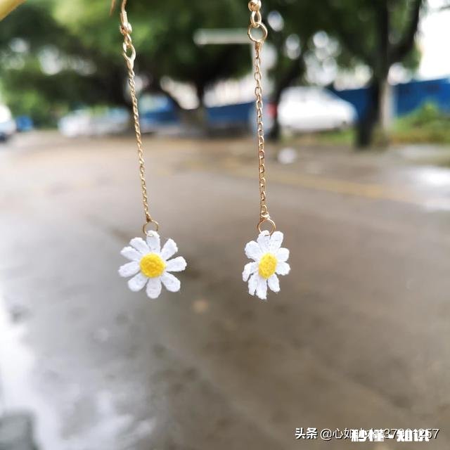 手工饰品爱好者众多，自己做手工饰品能赚钱吗