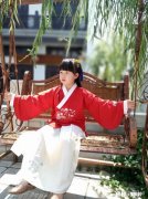 你怎么看待大学生坚持在校穿汉服