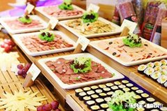 自己一个人去吃自助餐会不会很怪