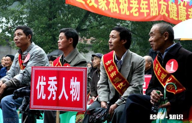 今年疫情没挣到钱，提前回村，又在叫打麻将，还能不能去啊