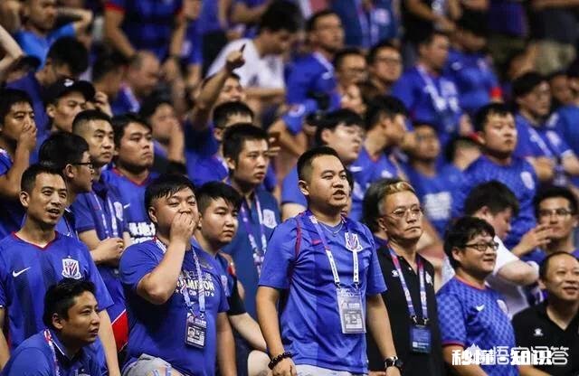 主场两连败排名垫底，申花球迷高喊“倒数第一”，你怎么看